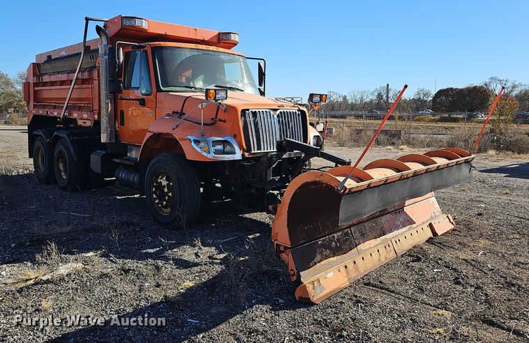 image for item DS5712 2007 International 7400  dump truck
