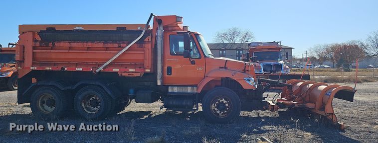 image for item DS5712 2007 International 7400  dump truck