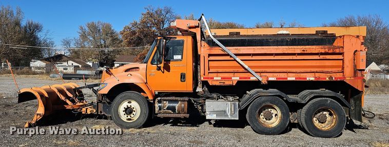 image for item DS5712 2007 International 7400  dump truck