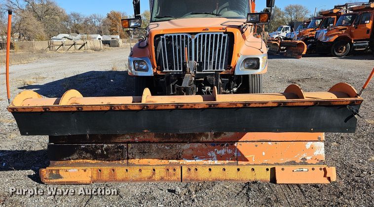 image for item DS5712 2007 International 7400  dump truck