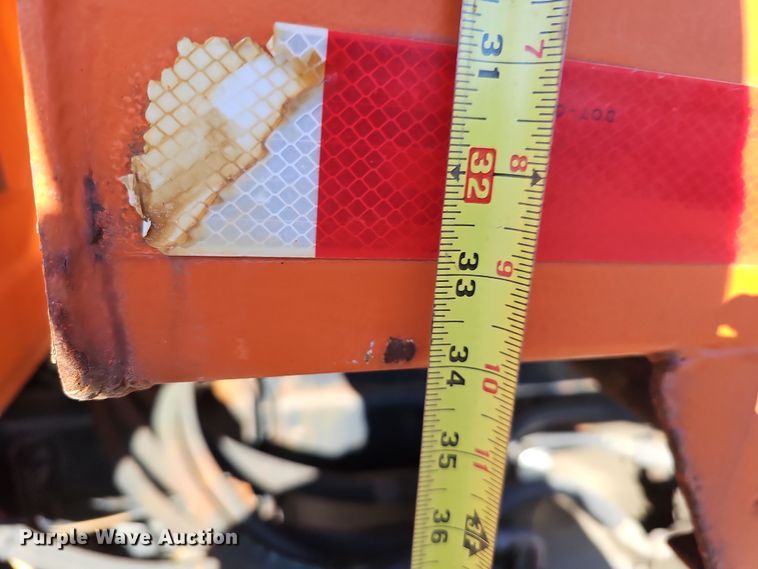 image for item DS5712 2007 International 7400  dump truck