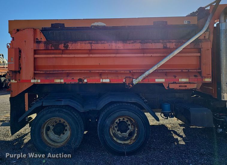image for item DS5712 2007 International 7400  dump truck