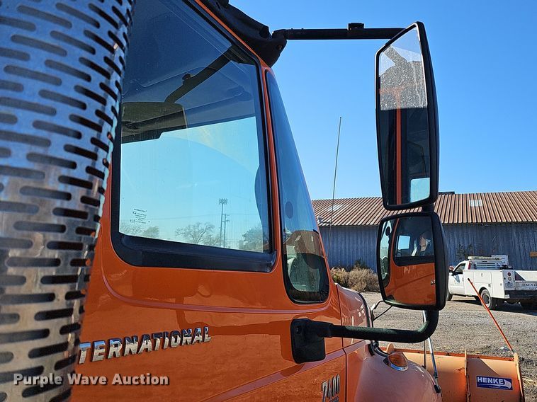 image for item DS5712 2007 International 7400  dump truck