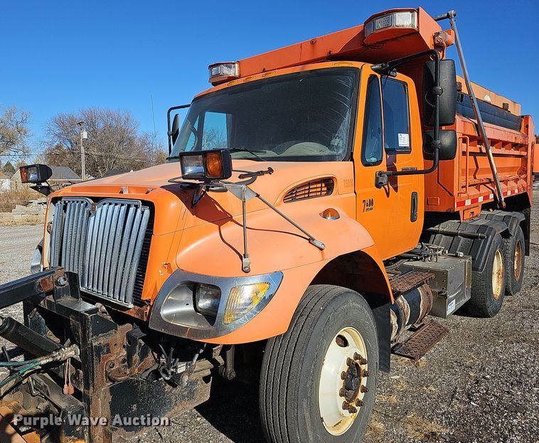 image for item DS5712 2007 International 7400  dump truck