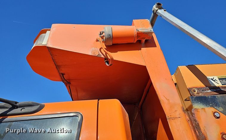 image for item DS5712 2007 International 7400  dump truck