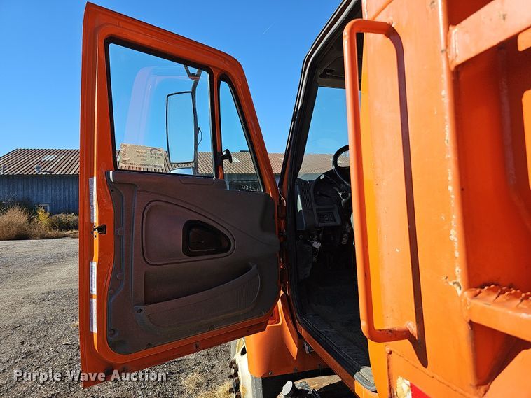 image for item DS5712 2007 International 7400  dump truck