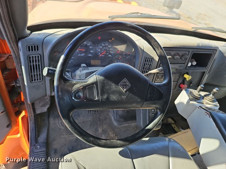 image for item DS5712 2007 International 7400  dump truck