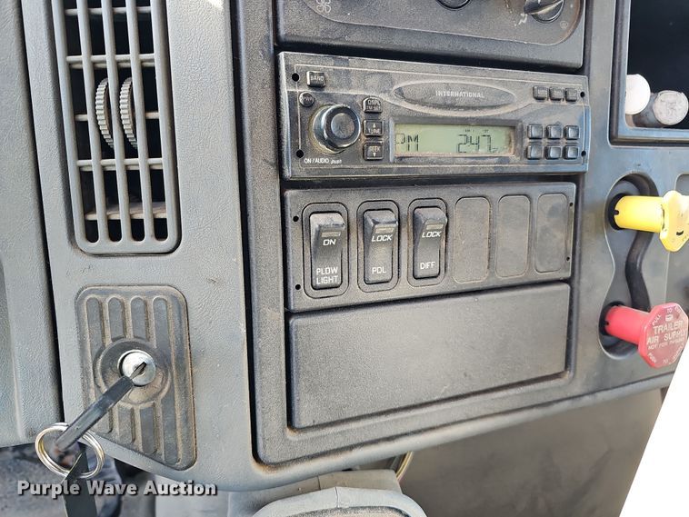 image for item DS5712 2007 International 7400  dump truck