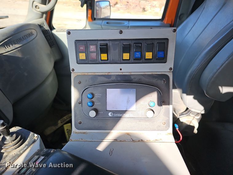 image for item DS5712 2007 International 7400  dump truck