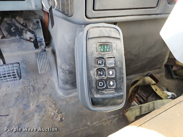 image for item DS5712 2007 International 7400  dump truck