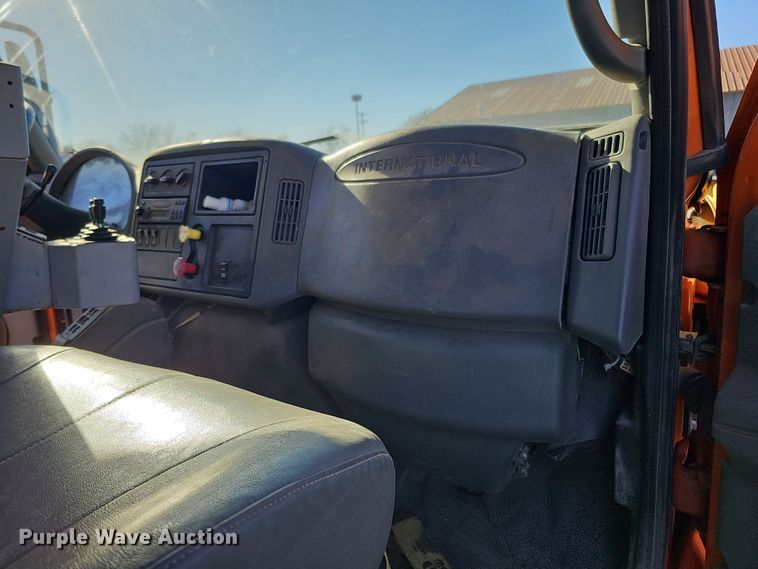 image for item DS5712 2007 International 7400  dump truck