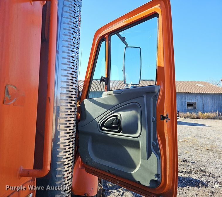 image for item DS5712 2007 International 7400  dump truck