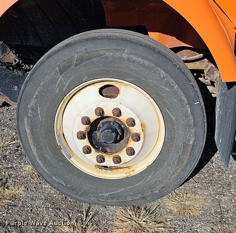 image for item DS5712 2007 International 7400  dump truck