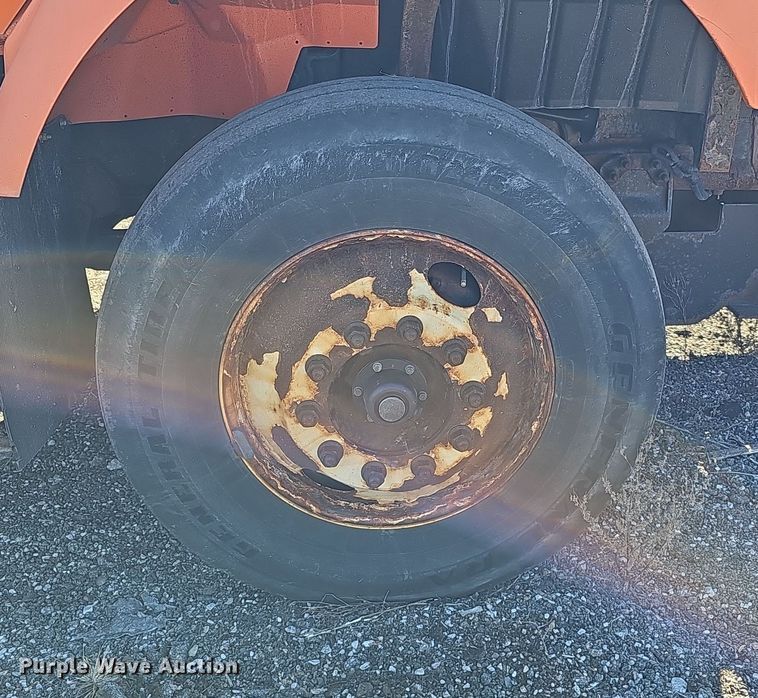 image for item DS5712 2007 International 7400  dump truck