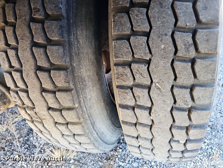 image for item DS5712 2007 International 7400  dump truck