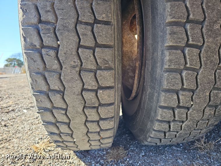 image for item DS5712 2007 International 7400  dump truck