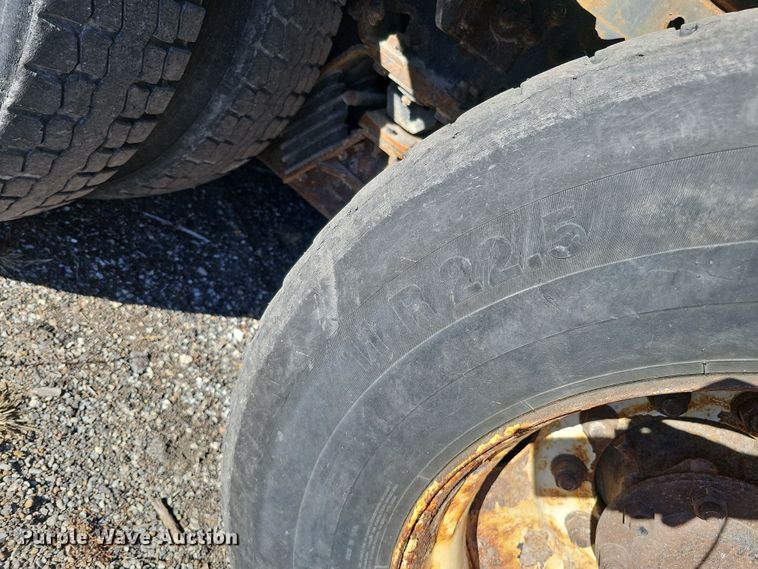 image for item DS5712 2007 International 7400  dump truck