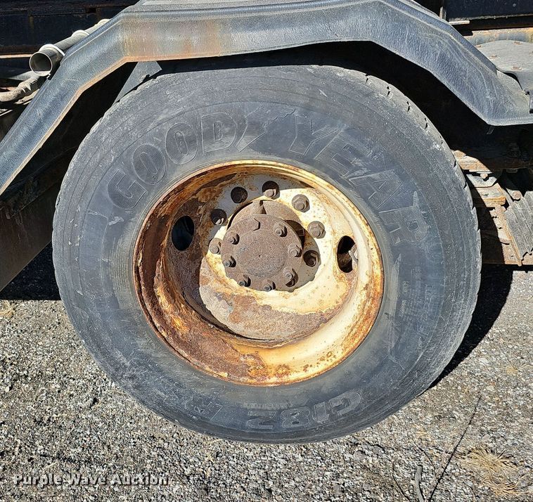 image for item DS5712 2007 International 7400  dump truck