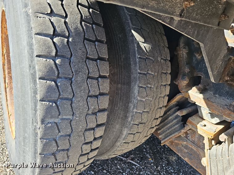 image for item DS5712 2007 International 7400  dump truck