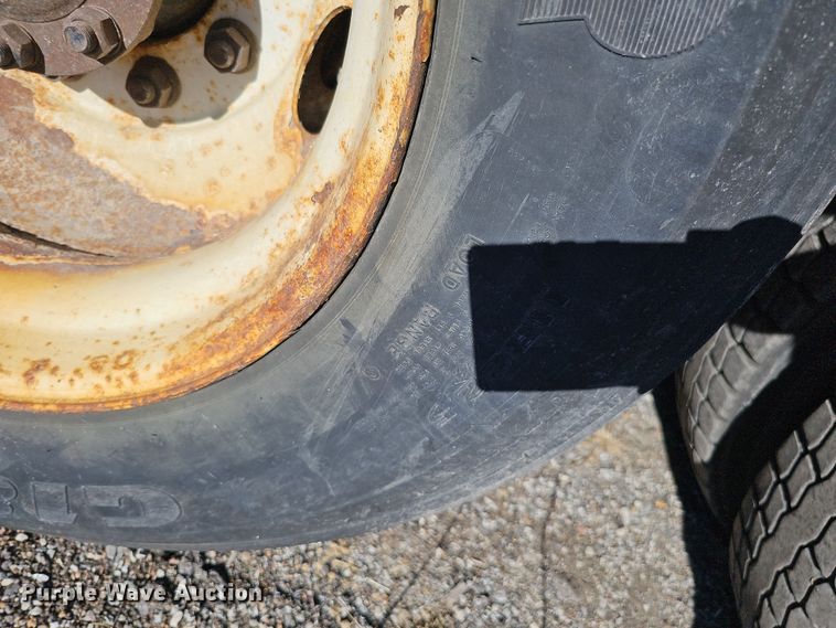 image for item DS5712 2007 International 7400  dump truck