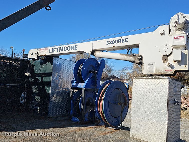 image for item DS5713 2003 Ford F350 Super Duty XL  flatbed pickup truck