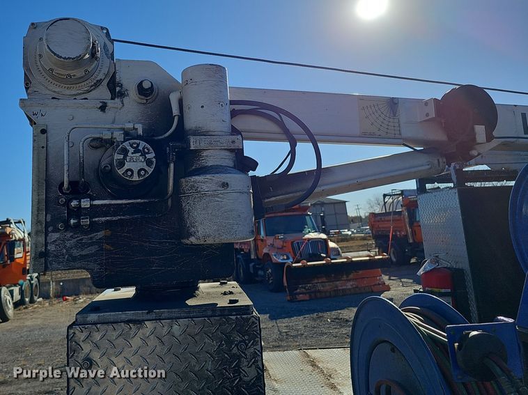 image for item DS5713 2003 Ford F350 Super Duty XL  flatbed pickup truck