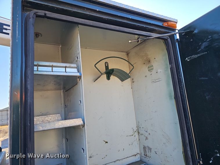 image for item DS5713 2003 Ford F350 Super Duty XL  flatbed pickup truck