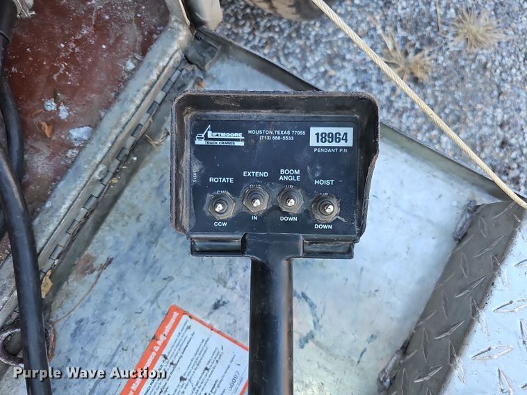 image for item DS5713 2003 Ford F350 Super Duty XL  flatbed pickup truck