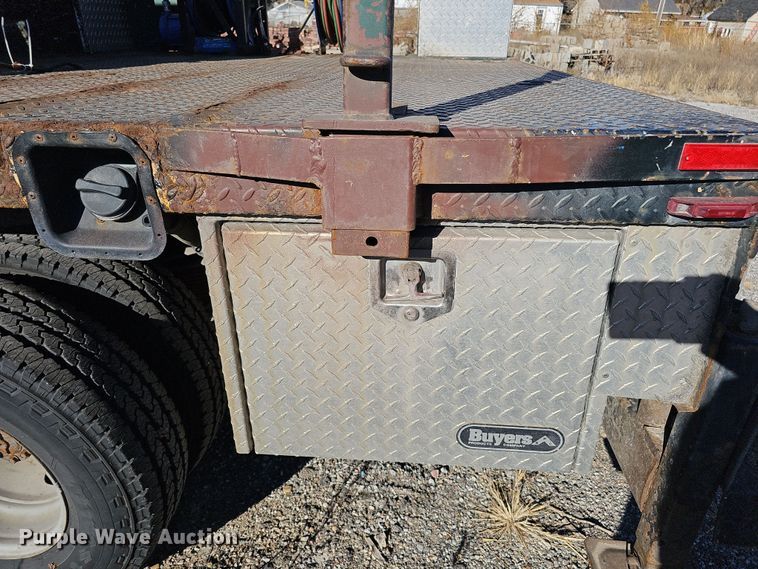 image for item DS5713 2003 Ford F350 Super Duty XL  flatbed pickup truck