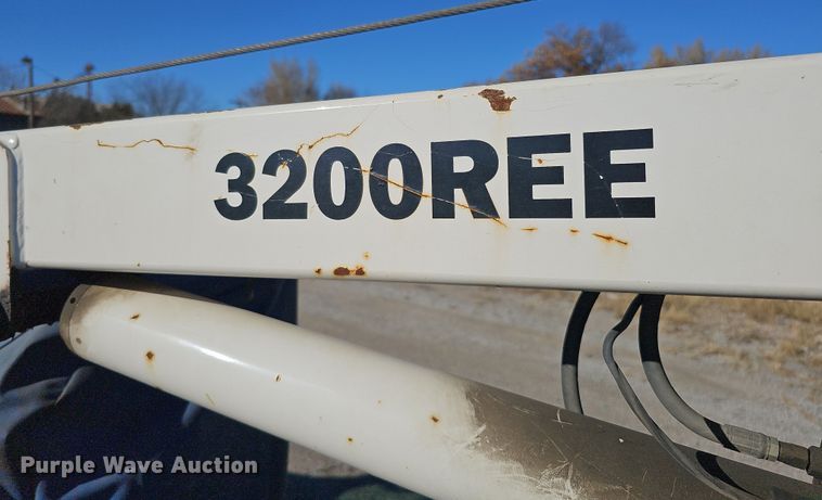 image for item DS5713 2003 Ford F350 Super Duty XL  flatbed pickup truck