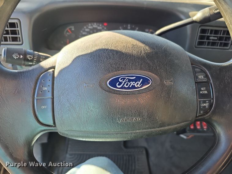 image for item DS5713 2003 Ford F350 Super Duty XL  flatbed pickup truck