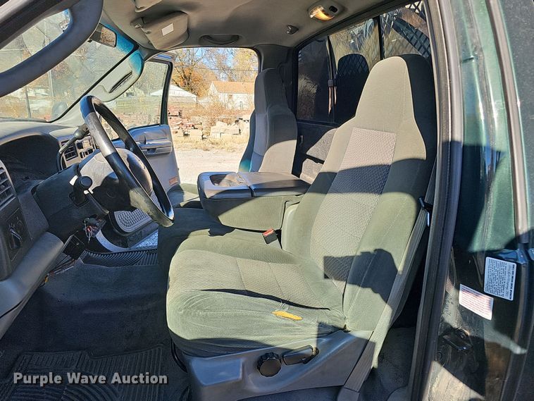 image for item DS5713 2003 Ford F350 Super Duty XL  flatbed pickup truck