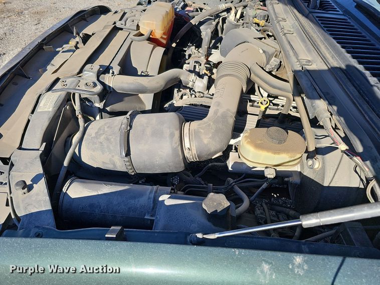 image for item DS5713 2003 Ford F350 Super Duty XL  flatbed pickup truck