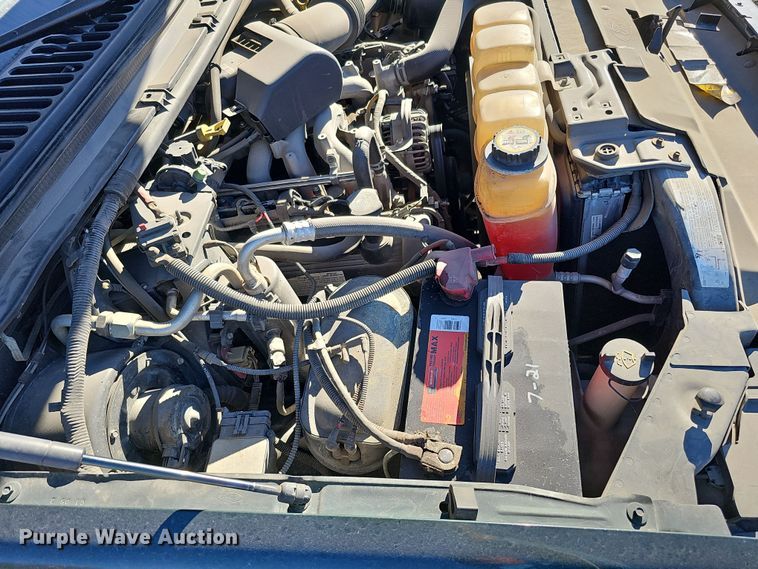 image for item DS5713 2003 Ford F350 Super Duty XL  flatbed pickup truck