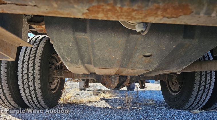 image for item DS5713 2003 Ford F350 Super Duty XL  flatbed pickup truck