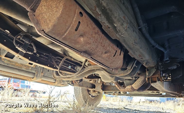 image for item DS5713 2003 Ford F350 Super Duty XL  flatbed pickup truck