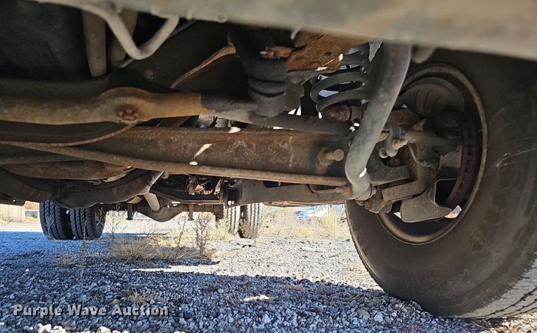 image for item DS5713 2003 Ford F350 Super Duty XL  flatbed pickup truck