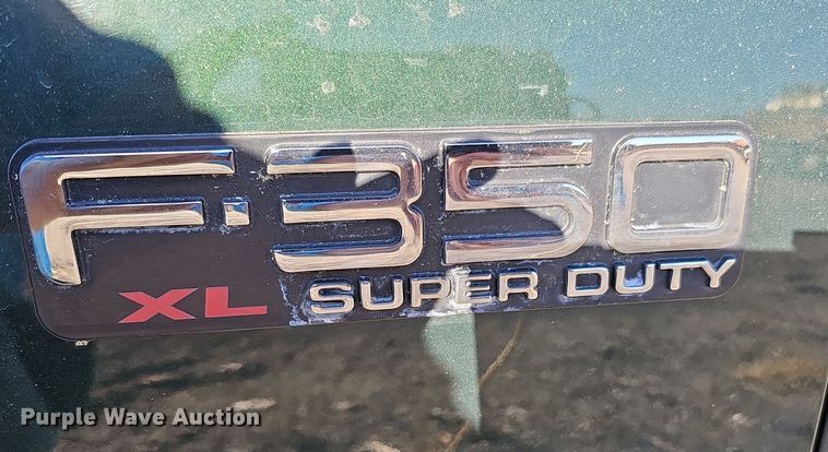 image for item DS5713 2003 Ford F350 Super Duty XL  flatbed pickup truck