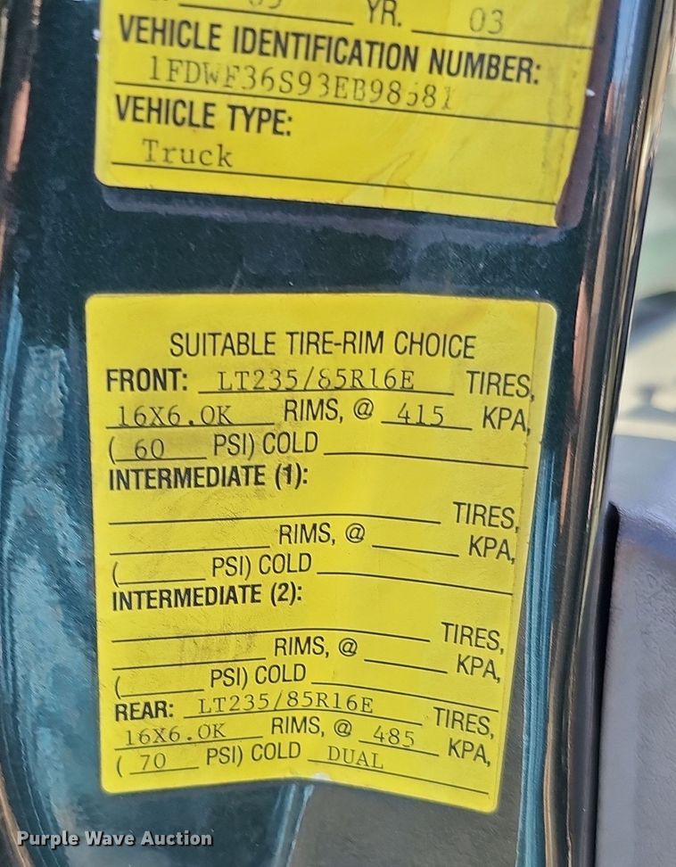 image for item DS5713 2003 Ford F350 Super Duty XL  flatbed pickup truck