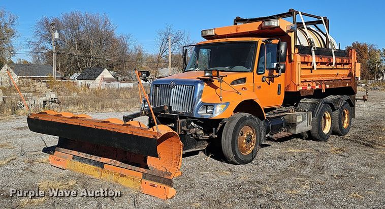 image for item DS5714 2007 International 7400  dump truck