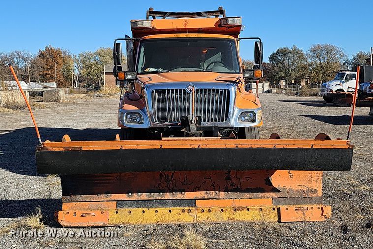 image for item DS5714 2007 International 7400  dump truck