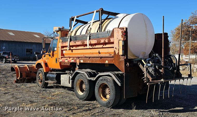 image for item DS5714 2007 International 7400  dump truck