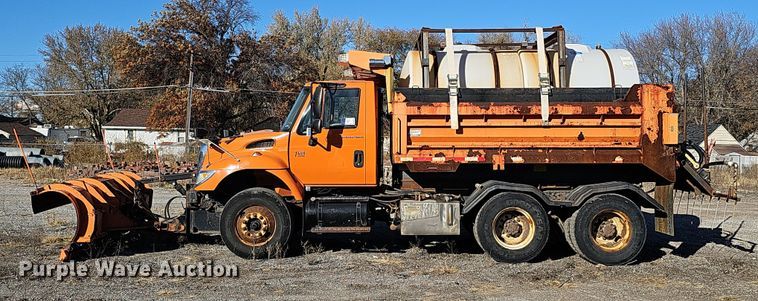 image for item DS5714 2007 International 7400  dump truck