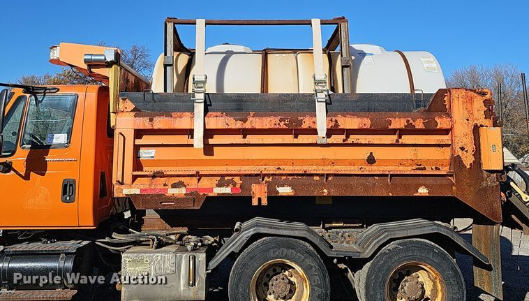 image for item DS5714 2007 International 7400  dump truck