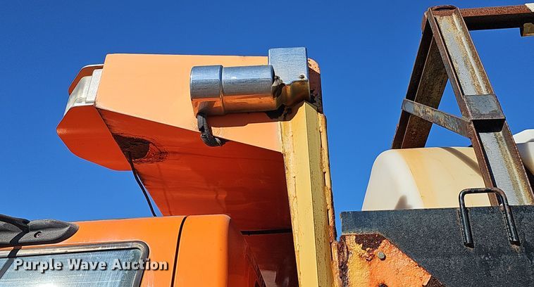 image for item DS5714 2007 International 7400  dump truck