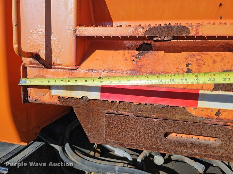 image for item DS5714 2007 International 7400  dump truck