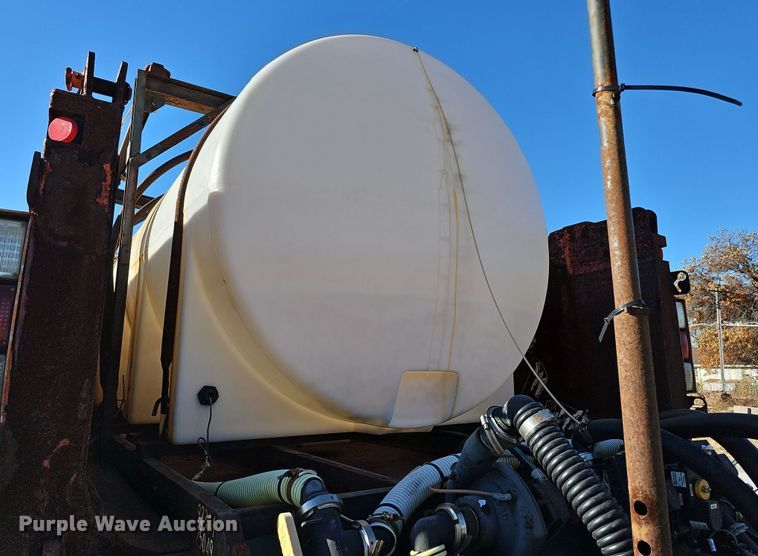 image for item DS5714 2007 International 7400  dump truck