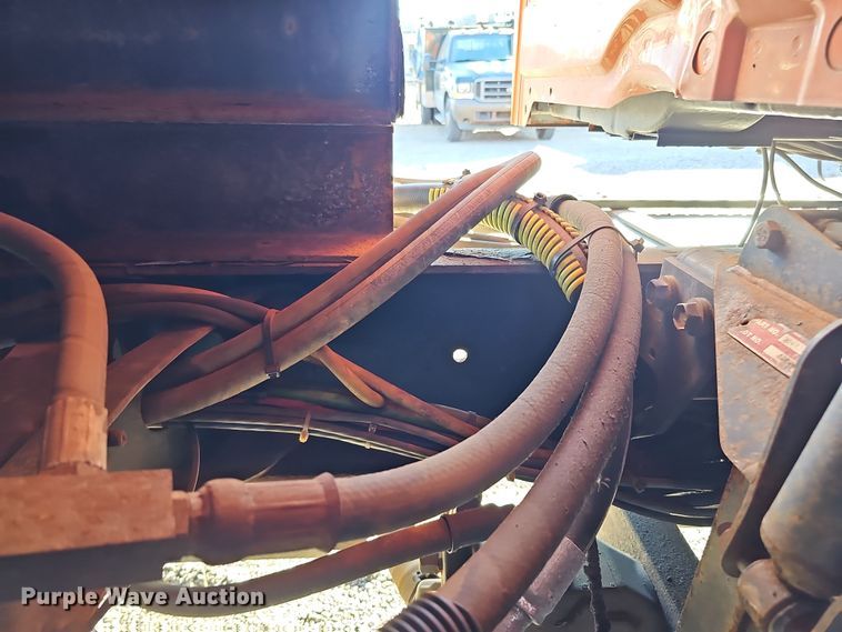 image for item DS5714 2007 International 7400  dump truck