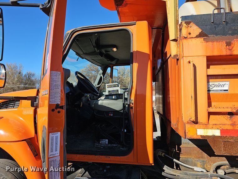 image for item DS5714 2007 International 7400  dump truck