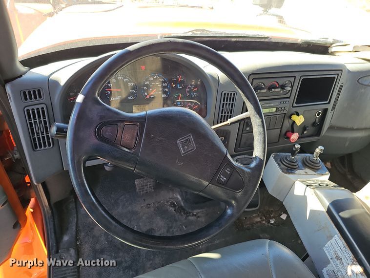 image for item DS5714 2007 International 7400  dump truck